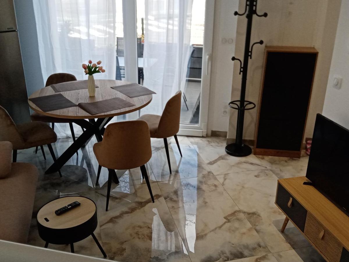 Jolie maison Sauna, Balneo lumino thérapie et Terrasse Colmar Exterior foto