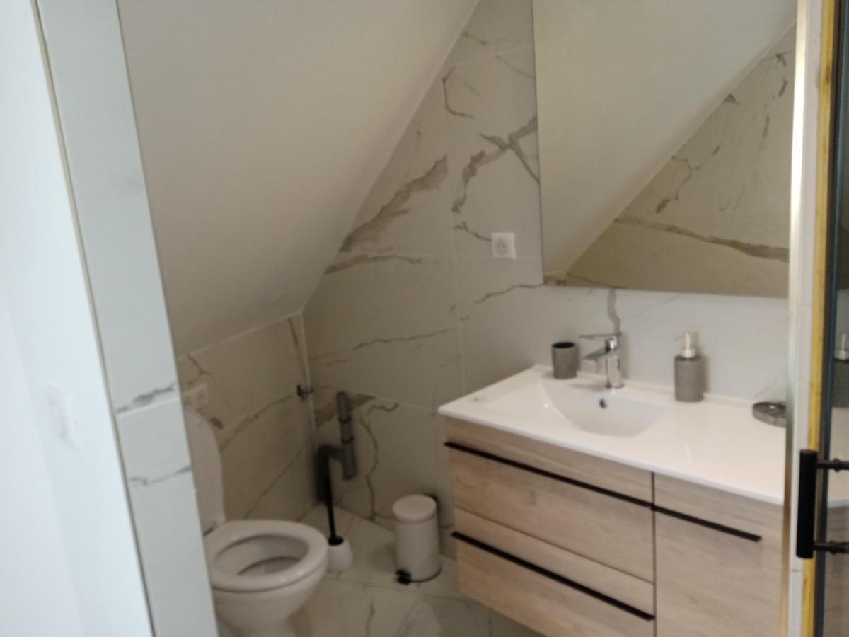 Jolie maison Sauna, Balneo lumino thérapie et Terrasse Colmar Exterior foto